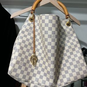 Louis Vuitton Artsy Damier MM